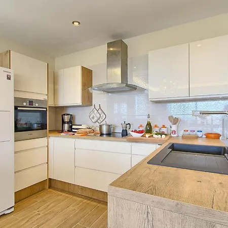 Holiday home Evelyn *