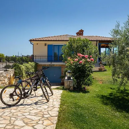 Holiday home Evelyn