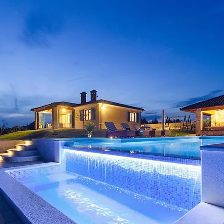 Evelyn Holiday home